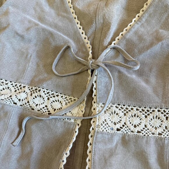 Vintage suede jacket with flare sleeves - Picture 4 of 8